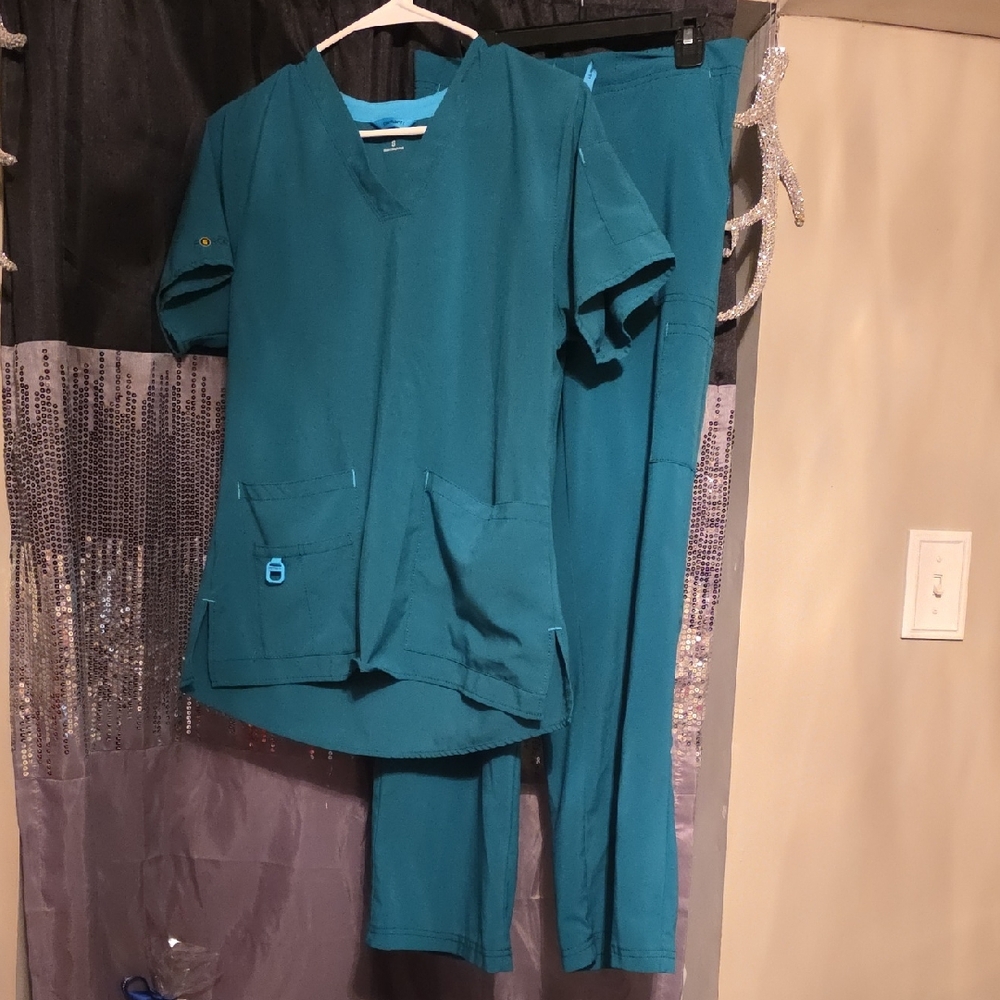 Carhartt Teal Scrub Top (small) and Pants (xsmall)Set